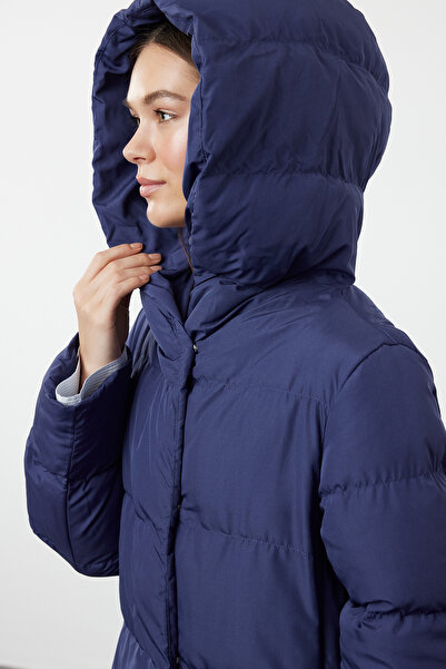 Trendyol Collection Modrý obyčejný boční zapínání na patentky voděodpudivý dlouhý prošívaný kabát Twoaw24Mo00044