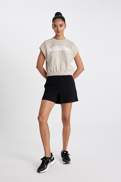 DeFacto Übergroße Shorts mit kurzen Beinen – Wide Fit C6135ax24hs