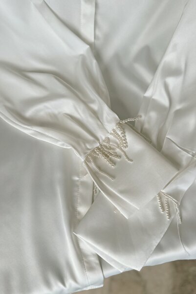 ModaAycan White Tunic - Ma114 Model with Sleeve Bead Detail