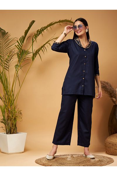 Sassafras By Styli بلوزة Zari بياقة شال ومطرزة وتنسيقات Palazzos