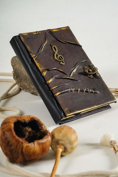 GUETTA Leather Memory Book Genuine Leather Handmade Locked Left Key