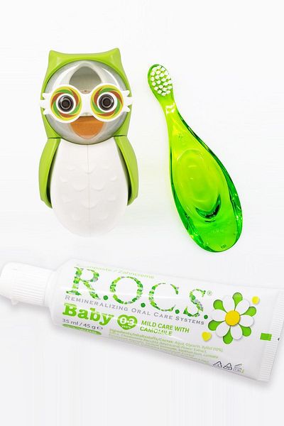 R.O.C.S. Green Owl Care Set - Daisy Paste, Green Brush and Green Owl Storage Container