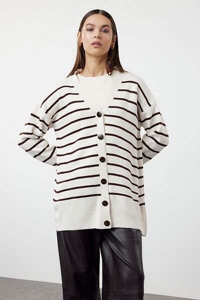 Trendyol Modest Strickjacke in Steinbraun mit Streifen - TCTAW24TH00012