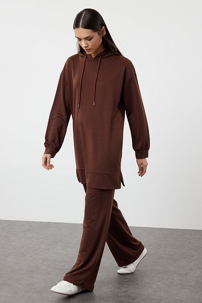 Trendyol Modest Übergroßes, braunes Strick-Trainingsanzug-Set mit Kapuze TCTAW22EN0005