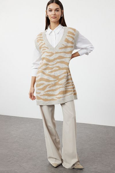 Trendyol Modest Zebra Patterned Beige Knitwear Sweater - Soft Textured TCTAW25UV00004