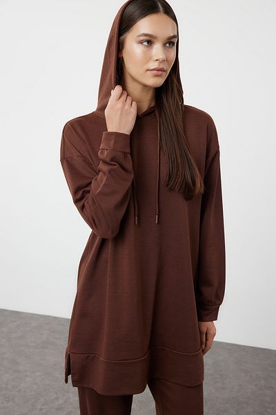 Trendyol Modest Übergroßes, braunes Strick-Trainingsanzug-Set mit Kapuze TCTAW22EN0005