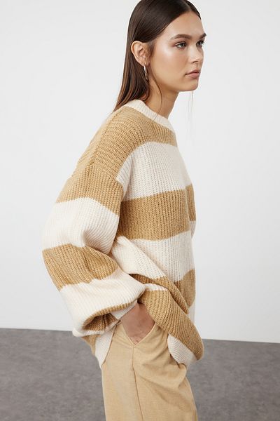 Trendyol Modest Thessaloniki Knit Mink Knitwear Gestreifter Pullover - Weiche Textur TCTAW25AK00016