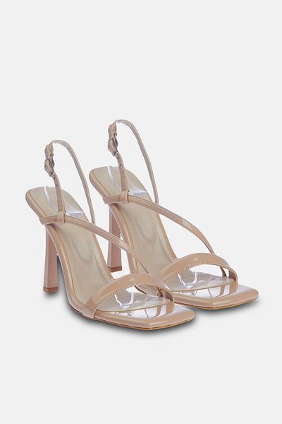 TRENDYOL SHOES Beige Damen-Sandalen mit Absatz - Lackleder mit Bändern TAKSS24TO00002