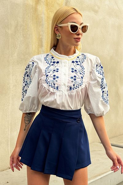 Trend Alaçatı Stili Bílá popelínová halenka – zapínaná a vyšívaná, ALC-X12447