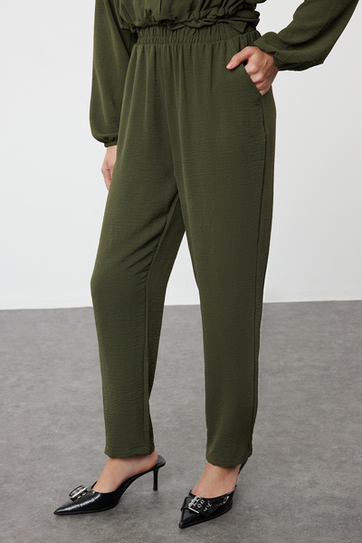 Trendyol Modest Khaki Aerobinová košile a kalhoty – pas se zavazováním, detail kapsy TCTSS21AU0238