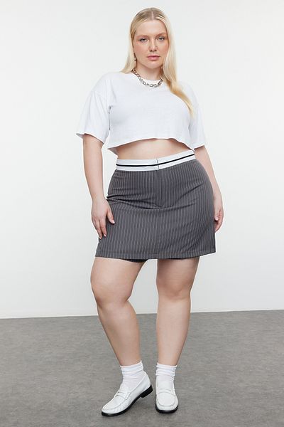 Trendyol Curve Antracitový pas Detailní Mini pruhované tkané šortky Sukně TBBSS24AP00035