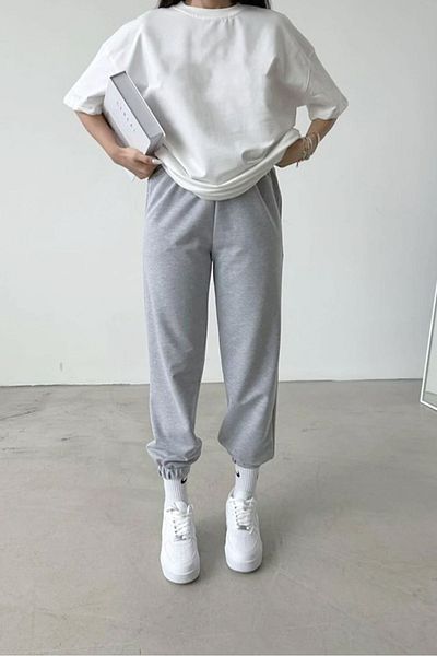 over head oh White Oversize T-shirt and Jogger Set - Women