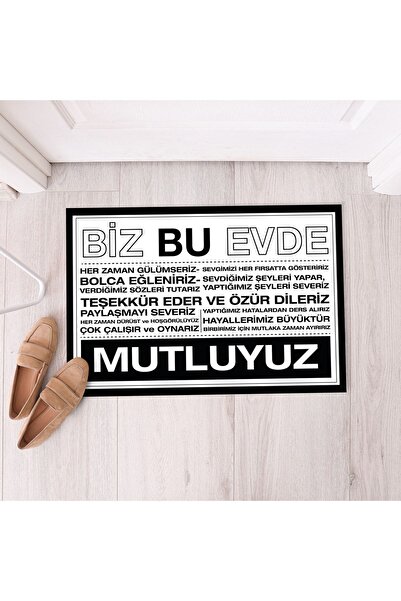 Hediyesepeti Biz Bu Evde Mutluyuz Mottolu Kapı Önü Paspası 40 X 60 Cm Yırtılmaz, Silkeleyebilir, Süpürebilirsiniz