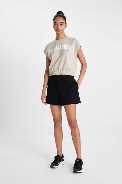 DeFacto Übergroße Shorts mit kurzen Beinen – Wide Fit C6135ax24hs