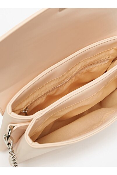 Flora Bella by Shoexpress Solid Crossbody Bag with Chain Strap and Metallic Accent - W 22 x H 16.5 x D 6 cm