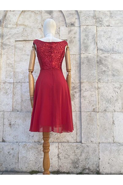 Butik KIRMIZI KAYIK YAKA PAYETLİ ŞİFON ELBİSE