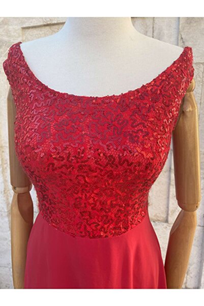 Butik KIRMIZI KAYIK YAKA PAYETLİ ŞİFON ELBİSE