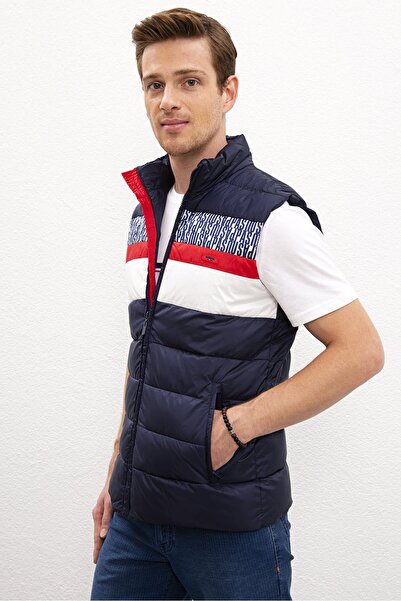 U.S. Polo Assn. Men's Vest G081SZ010.000.963777