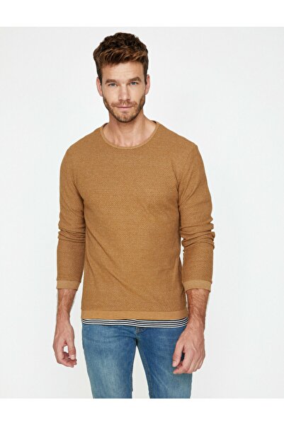 Koton Männlich
Brauner Pullover mit Rundhalsausschnitt 9KAM92000OK