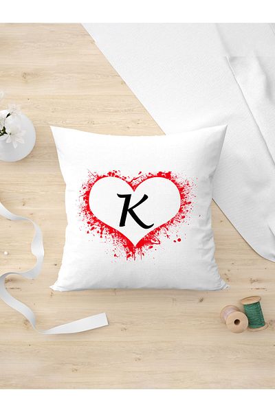 Panorama Ajans Μαξιλαροθήκη με σχέδιο Sweetheart Letter K με δώρο καρδιά για φίλο