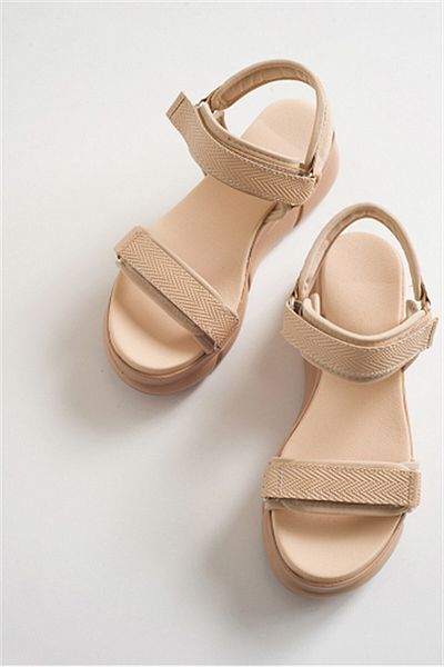 LuviShoes صنادل نسائية عارية