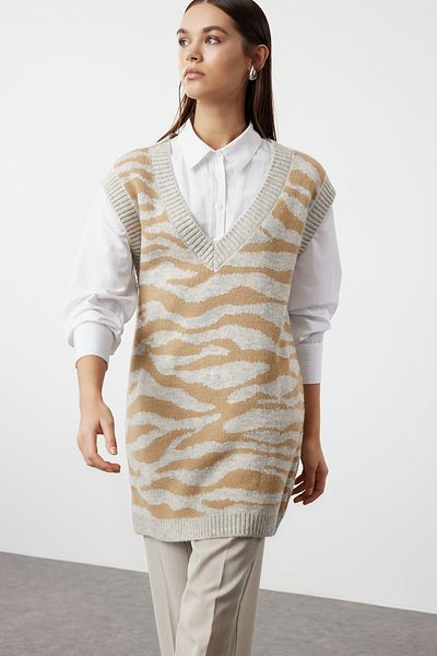 Trendyol Modest Zebra Patterned Beige Knitwear Sweater - Soft Textured TCTAW25UV00004