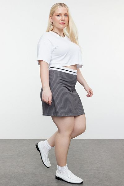 Trendyol Curve Antracitový pas Detailní Mini pruhované tkané šortky Sukně TBBSS24AP00035
