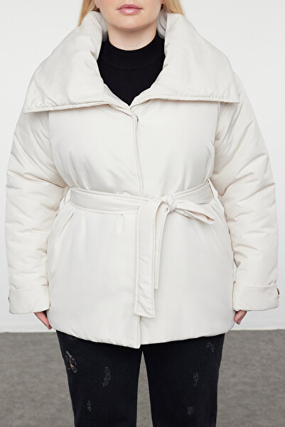 Trendyol Curve Ecru Regular Fit – széles gallérral és derékkötővel, részletes kabát TBBAW25AW00006