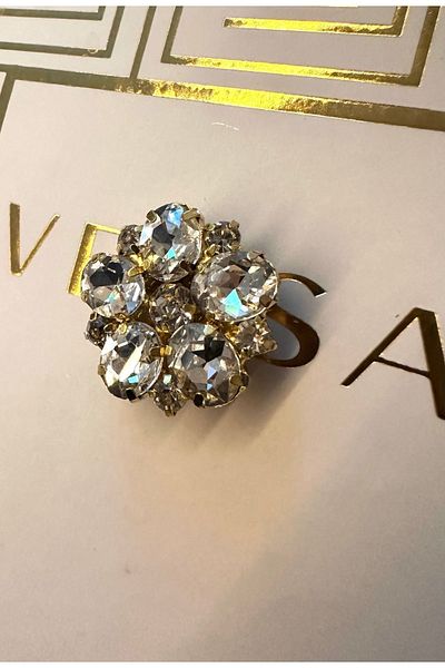 ODDA TASARIM ATÖLYESİ White crystal stone plug-sticker bottom clip no-tie seamless button