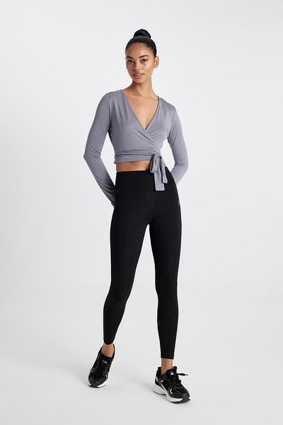 DeFacto DeFactoFit - Modales Sportler-T-Shirt mit V-Ausschnitt und langen Ärmeln C0496AX24SM