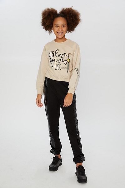 Little Star Girl's Love Gives Sweatshirt
