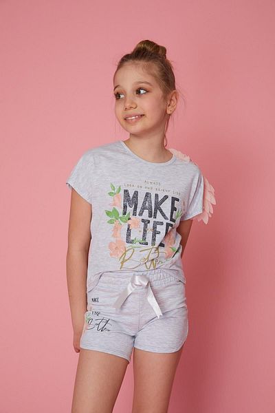 Little Star الفتاة تصنع شورتات الحياة
