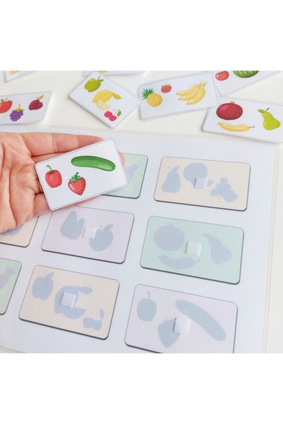 Etkinlik ve çocuk Matching with Activity Fruits Shadows