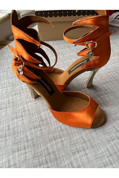 Esmeralda TANGO, SALSA, BACATA, DANCE SHOES