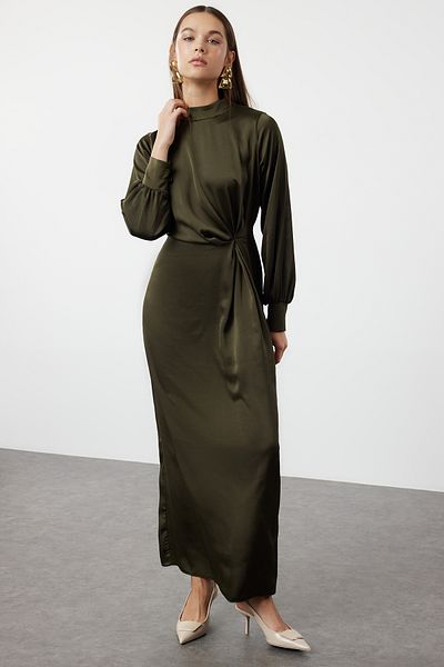Trendyol Modest Satin-Abendkleid - Dunkelkhaki, Kordelzug in der Taille TCTSS23DB00043