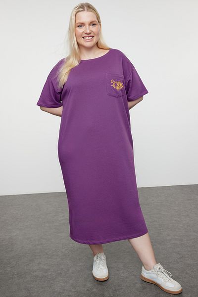 Trendyol Curve Πλεκτό μίντι φόρεμα Relaxed Fit Purple Embroidered Crew Neck