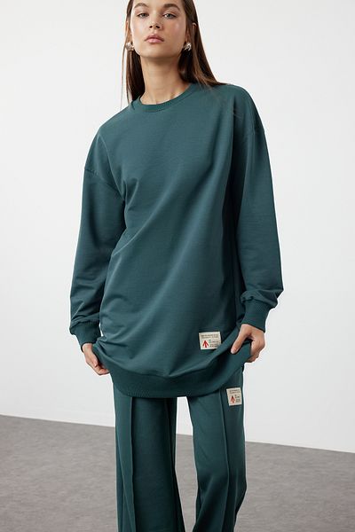Trendyol Modest Trainingsanzug-Set mit Rundhalsausschnitt und Ornament-Label in Petrolfarben - TCTAW22EN0060