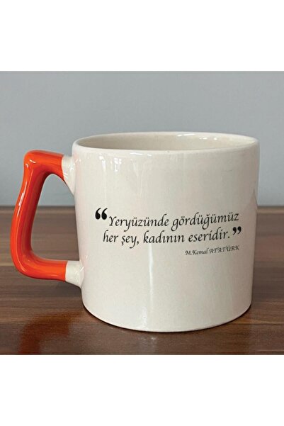 Kırtasiye Ofisi كل ما نراه على الأرض هو كوب نسائي مطبوع بمقبض برتقالي على شكل...