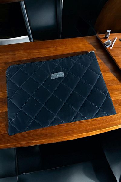 BAHELS 13-14 inch Black Quilted Laptop and Tablet Case - Portfolio Bag Fluffy