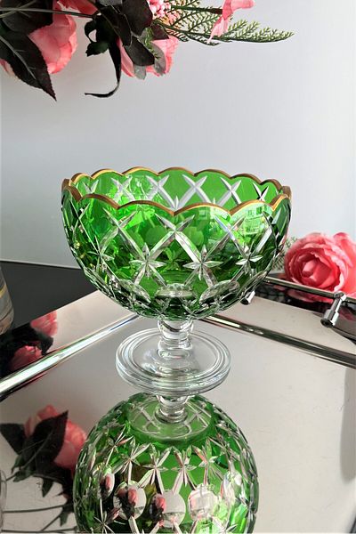 DECOSTYLE Gold Embroidered Star Decorated Daisy Cut Colored Candy Bowl