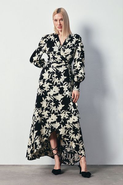 Sateen Rochie lungă cu modele florale - NEGRĂ