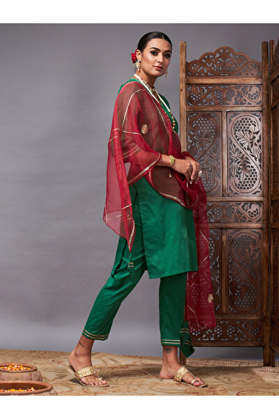 Sassafras By Styli Lace Trim Detail Kurta and Straight Leg Pant with Organza Dupatta Set