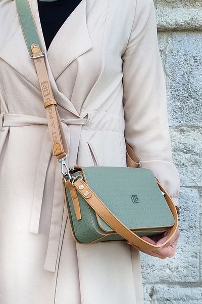 Just Polo حقيبة كتف وحقيبة كروس للنساء من Justpolo باللون الأخضر مكونة من 5 أقسام