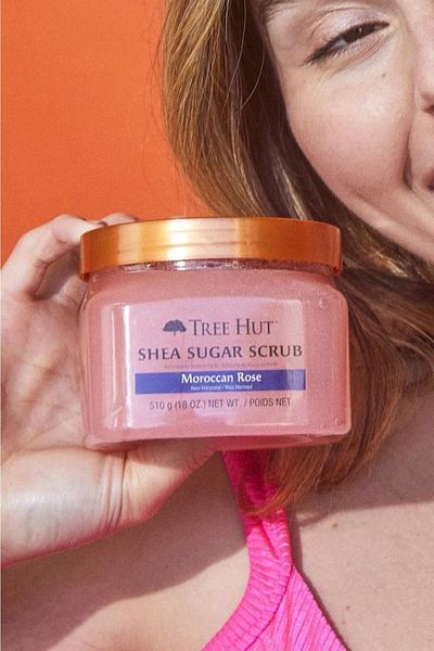 TreeHut مقشر الجسم برائحة الشيا والورد والموراكان من تري هت، 510 جرام