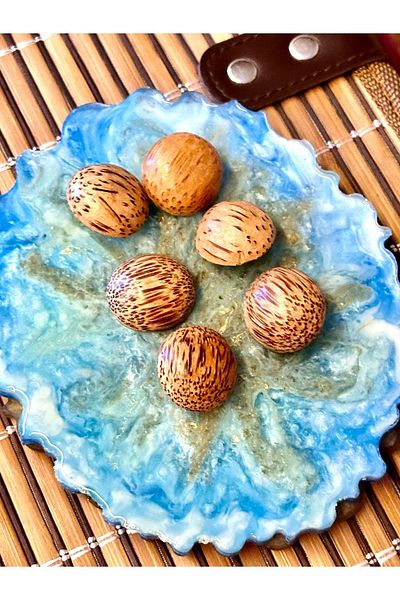 ODDA TASARIM ATÖLYESİ Natural wooden bottom footed ball button set of 6