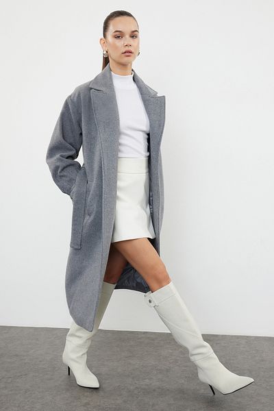 Trendyol Collection Grauer Mantel in normaler Länge mit Gürtel und Schnallendetail - TWOAW20KB0029