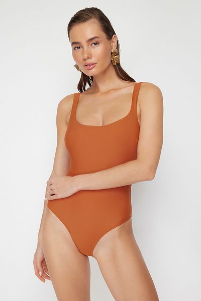 Trendyol Collection Cihlově barevné plavky s čtvercovým límcem - Tbess22Ma0005