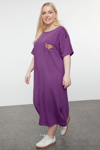 Trendyol Curve Πλεκτό μίντι φόρεμα Relaxed Fit Purple Embroidered Crew Neck