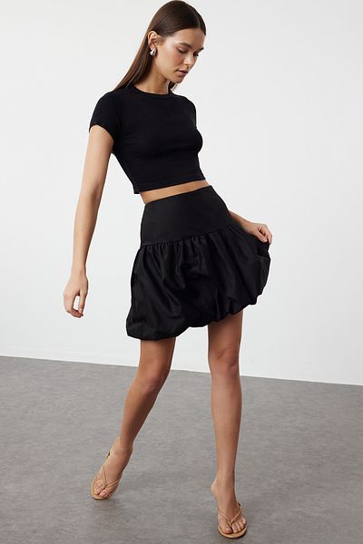 Trendyol Collection TWOSS24ET00240 Czarna mini tkana spódnica w balony