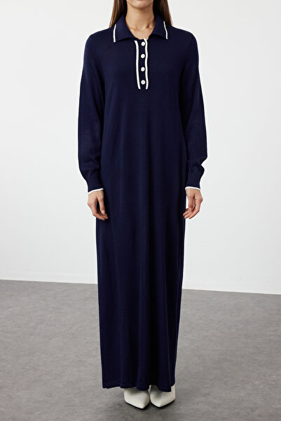 Trendyol Modest Pletené šaty s pololímečkem v námořnické modré barvě TCTAW25EB00011